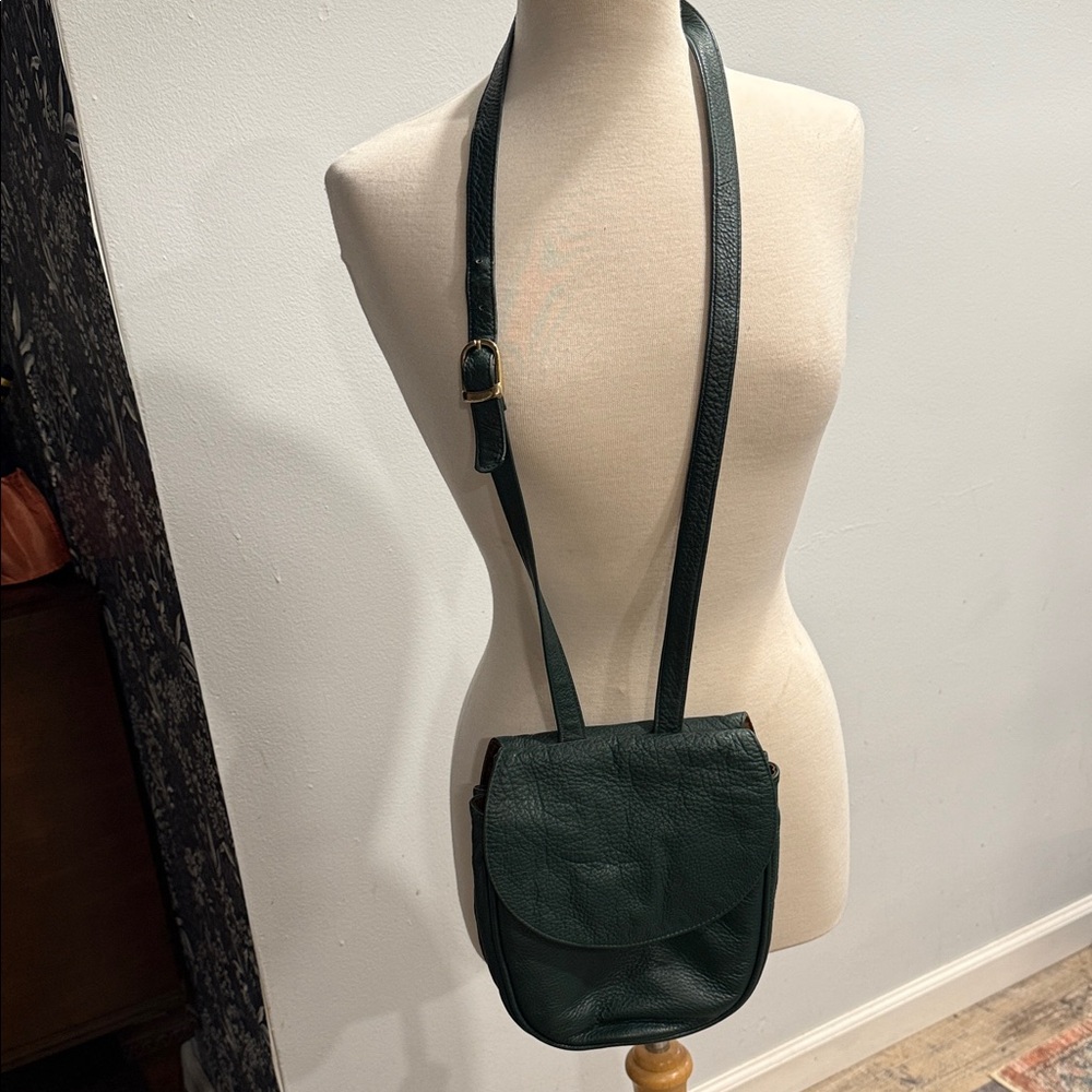 Elegant Green Leather Crossbody Bag EUC